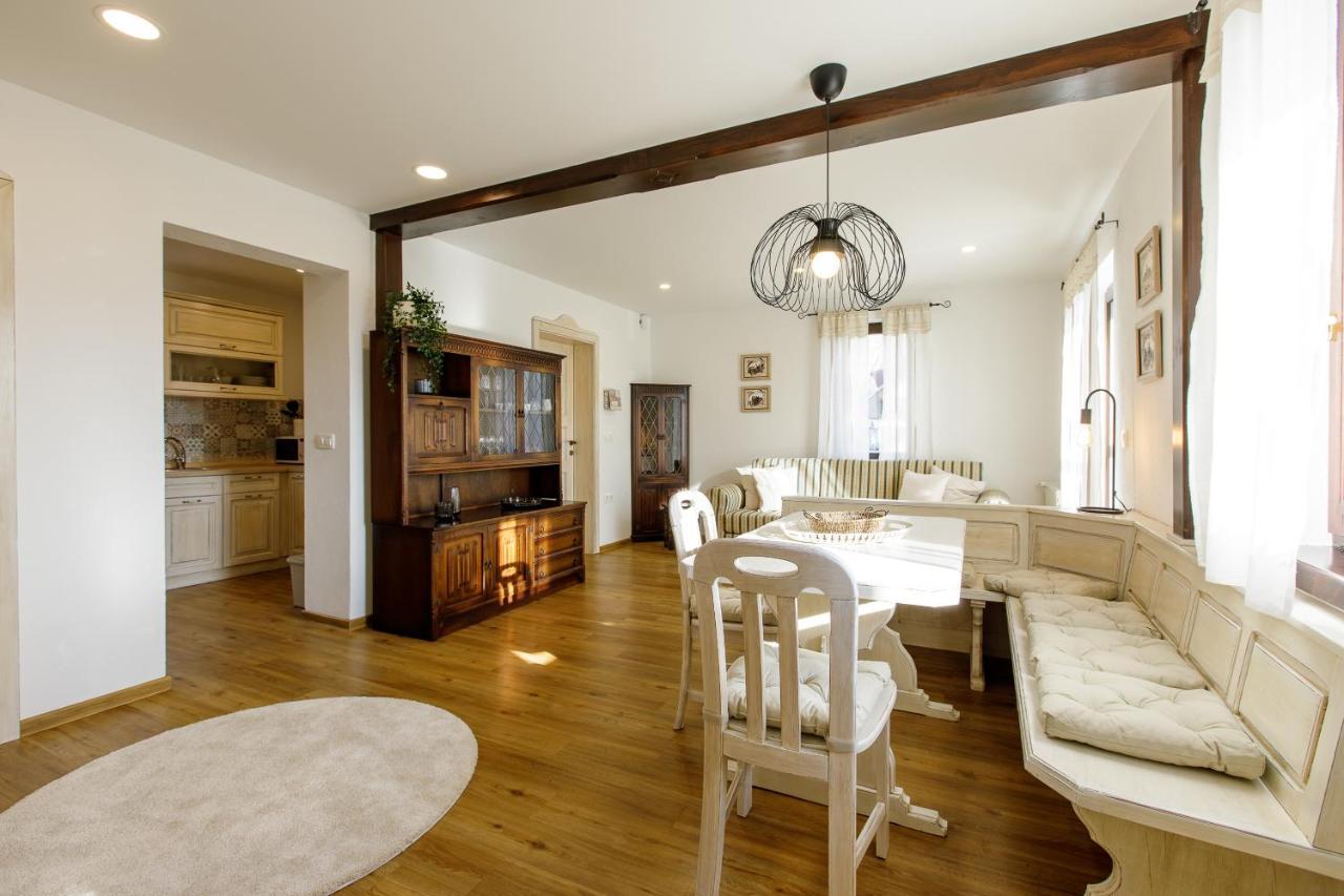 Alpinia Apartments بليد المظهر الخارجي الصورة