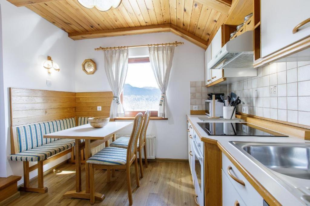 Alpinia Apartments بليد المظهر الخارجي الصورة